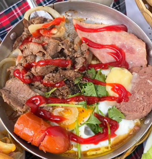 Khóa học làm bánh mì chảo đầy đủ topping để mở quán